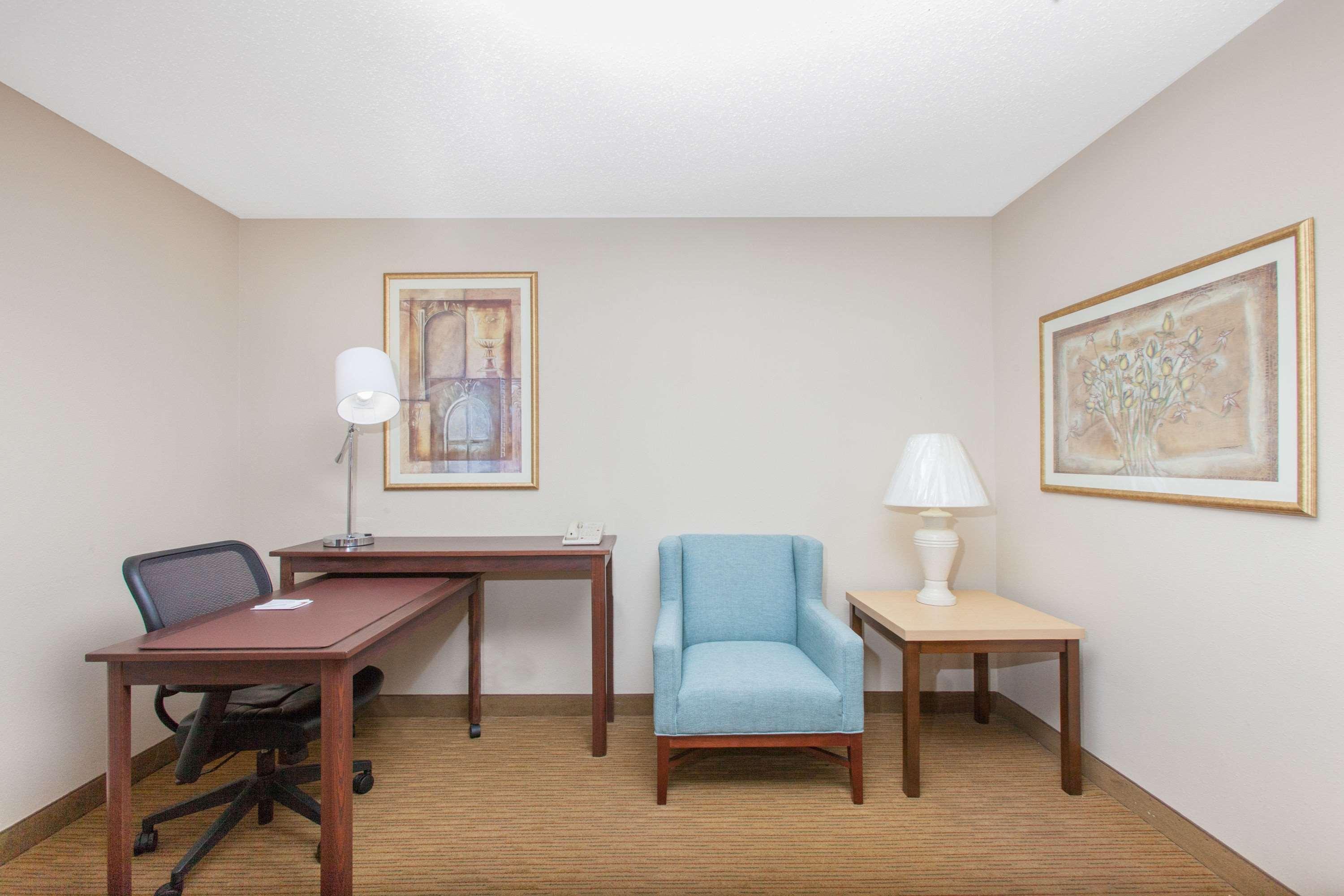 Hawthorn Suites Midwest City Extérieur photo