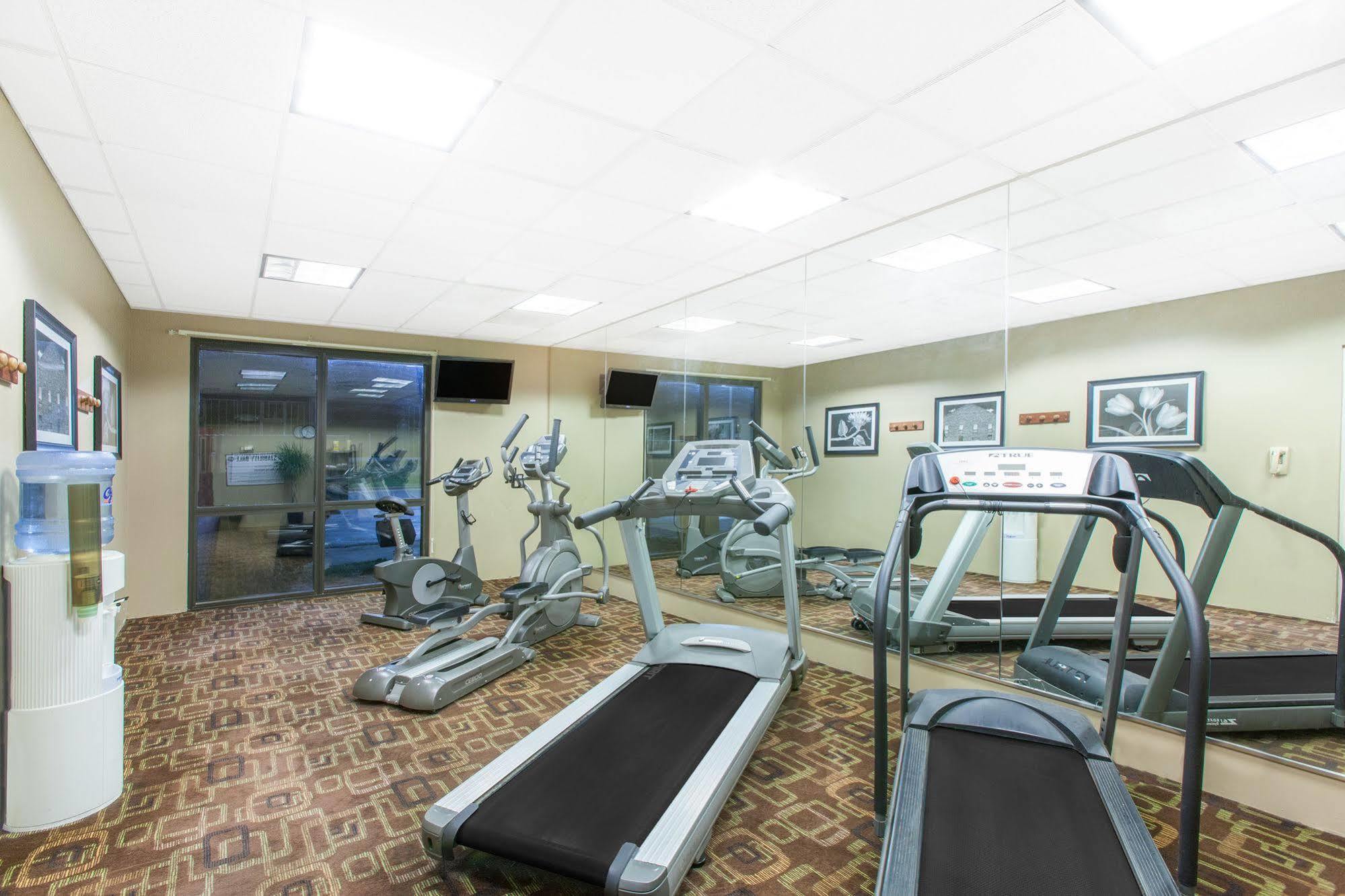 Hawthorn Suites Midwest City Extérieur photo